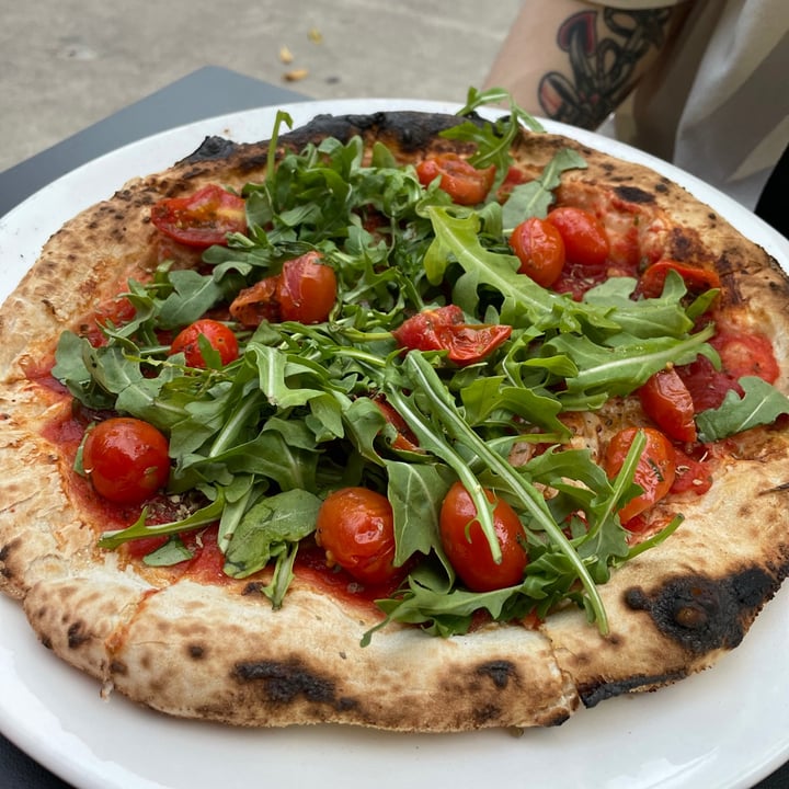 photo of ZAZZ Pizza Veganized Margarita Pizza With Arugula And Tomatoes shared by @gaylenerva on  23 Feb 2021 - review