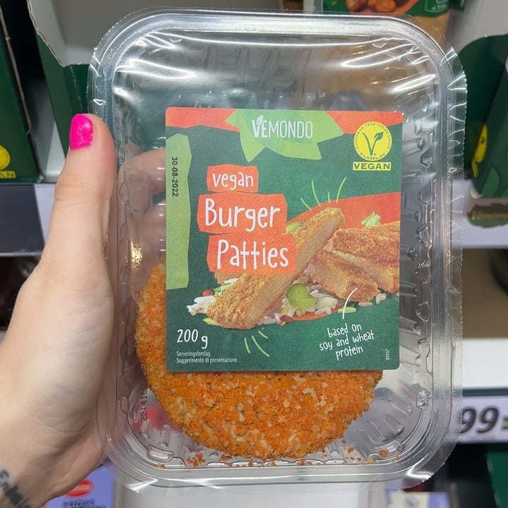 review photo of Vemondo Vegan Burger Patties shared by @vittoriatomassini on 08 Aug 2022 - review