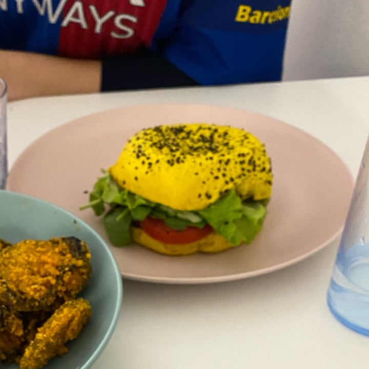 photo of Flower Burger Spicy Cecio shared by @profumodilavanda on  09 Dec 2022 - review