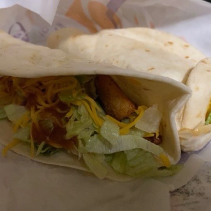 photo of Taco Bell Spicy Potato Taco shared by @devchang on  22 May 2020 - review
