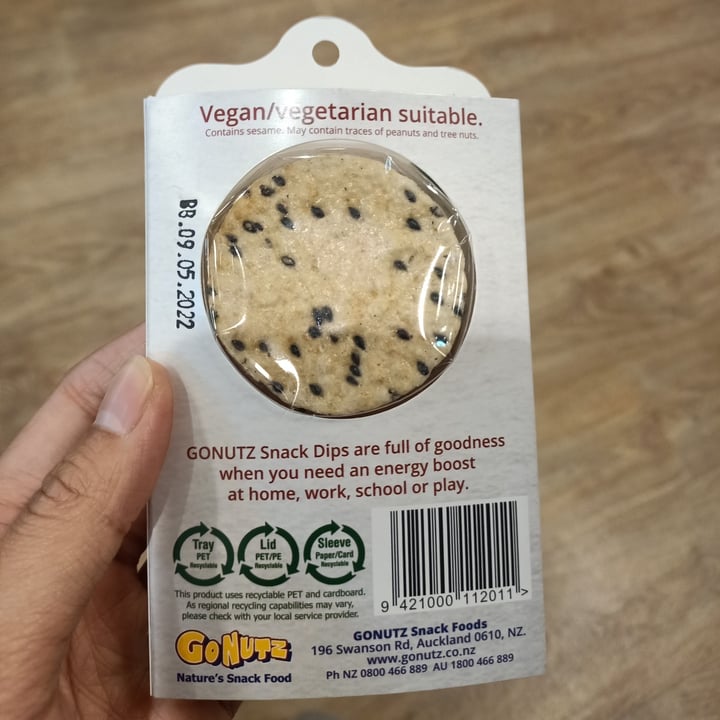 photo of gonutz, made in New Zealand Snack Dips Hummus with Sesame Rice Crackers shared by @weeney on  05 Oct 2022 - review