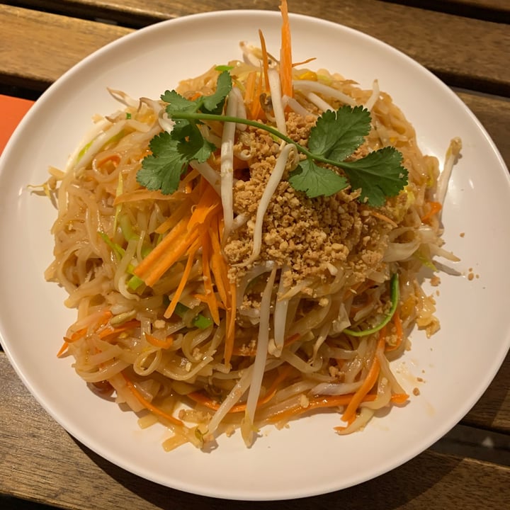photo of Gecko - Thai Kitchen & Take Away Vegetarian pad thai shared by @angelicarrot on  04 Apr 2022 - review