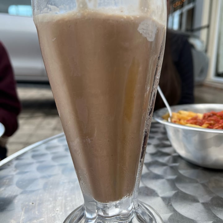 photo of COMET 984 - 50's Diner Malteada Sabor Snickers shared by @natgutierr on  01 Jun 2022 - review