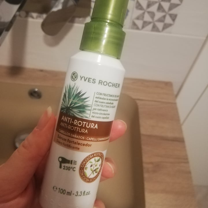 photo of Yves rocher Spray capelli antirottura shared by @teadante on  14 Dec 2021 - review