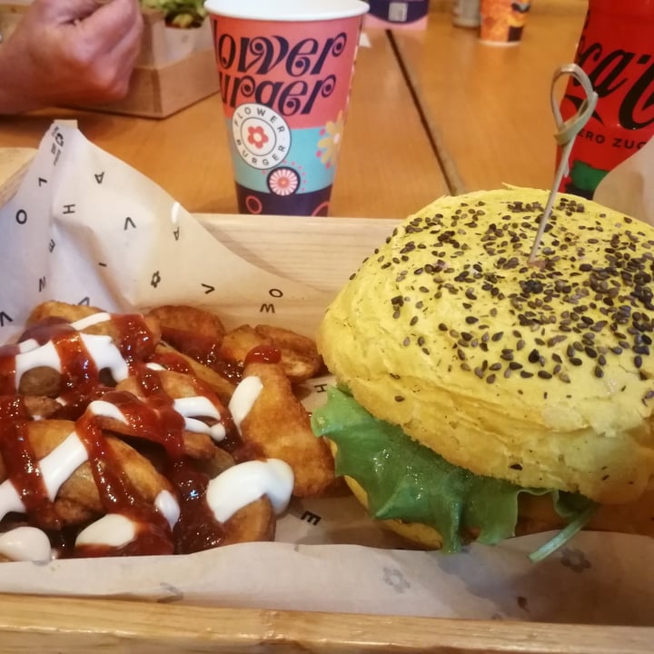 photo of Flower Burger Spicy Cecio shared by @cadodi on  01 Nov 2022 - review