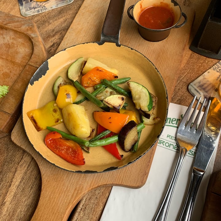 photo of Pilsner Urquell Original Restaurant Vegetarian Burger shared by @giordanasab on  01 Nov 2021 - review
