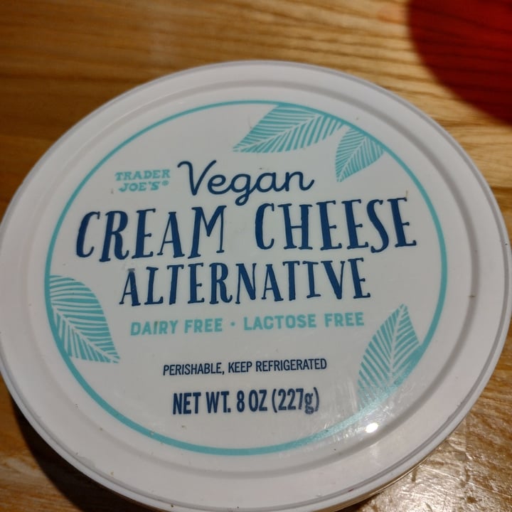 photo of Trader Joe's Vegan Feta Cheese Alternative shared by @ornellaortiz on  18 Nov 2022 - review