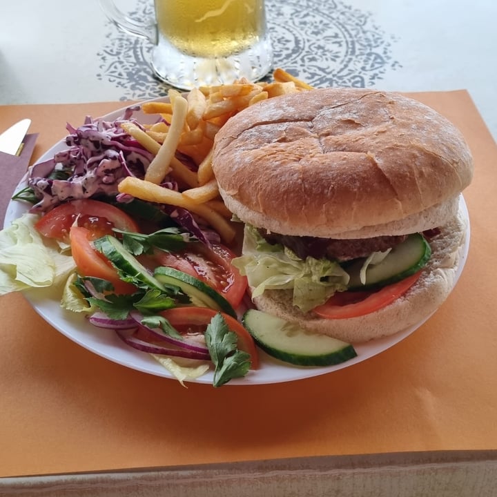 review photo of Funky Buddha BBQ Burger shared by @dantr on 25 Aug 2022 - review