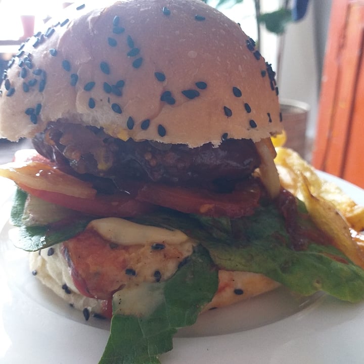 photo of Hudsons The Burger Joint (Gardens) The Scheckter’s Raw Burger (May R55 Special) shared by @tanija on  26 Jun 2021 - review