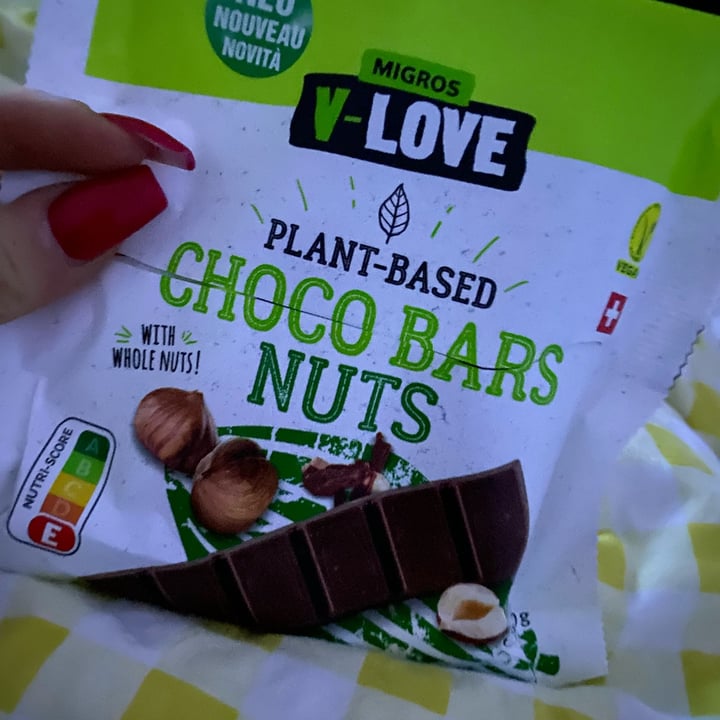 photo of Migros V-Love Choco bars nuts shared by @bohboh on  13 Apr 2022 - review