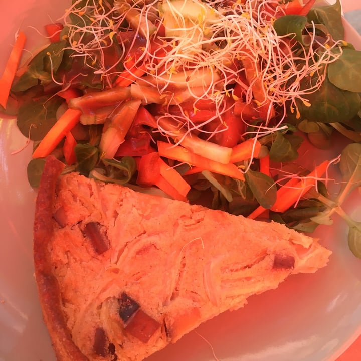 photo of Café Madrigal Quiche de cebolla shared by @lucy90 on  27 Jun 2021 - review
