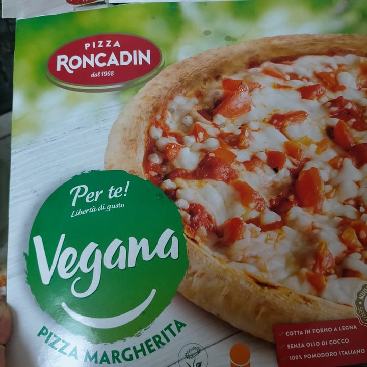 photo of Pizza roncadin Pizza vegana shared by @fepe on  11 Sep 2022 - review