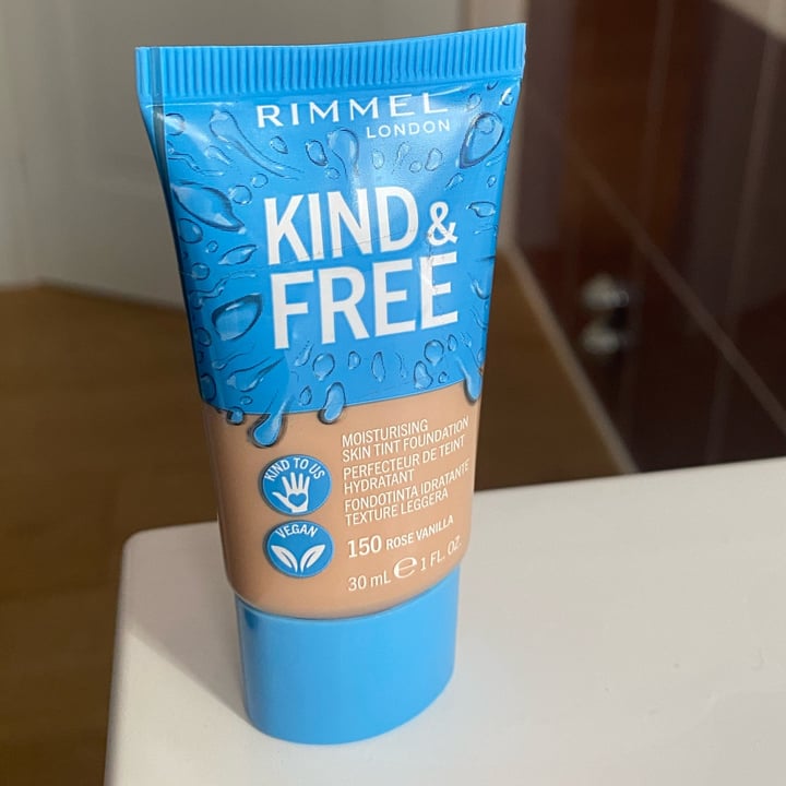 photo of Rimmel London Kind and Free Moisturizing Skin Tint Foundation shared by @topacieca on  23 May 2022 - review
