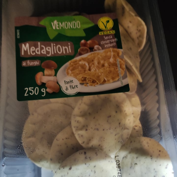 review photo of Vemondo Medaglioni ai funghi shared by @nbenedetta on 31 Mar 2022 - review
