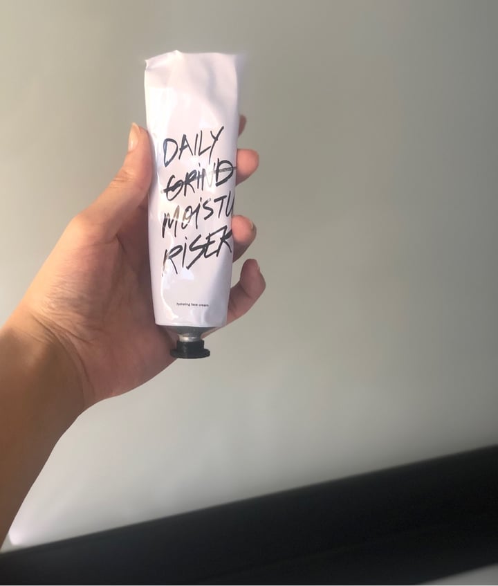 review photo of Doers of London Daily grind moisturizer shared by @lesara on 16 May 2020 - review
