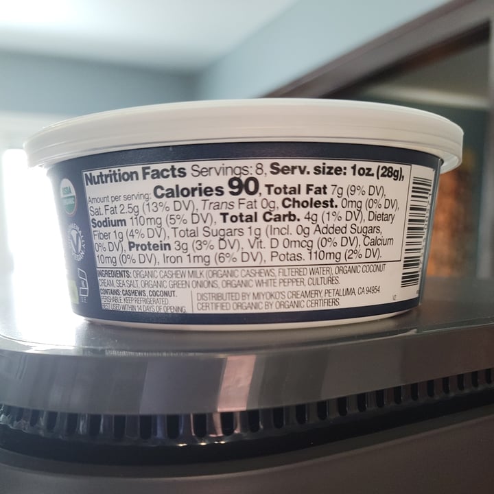 review photo of Miyoko's Creamery Cashew Milk Cream Cheese shared by @jenam91 on 10 Dec 2022 - review