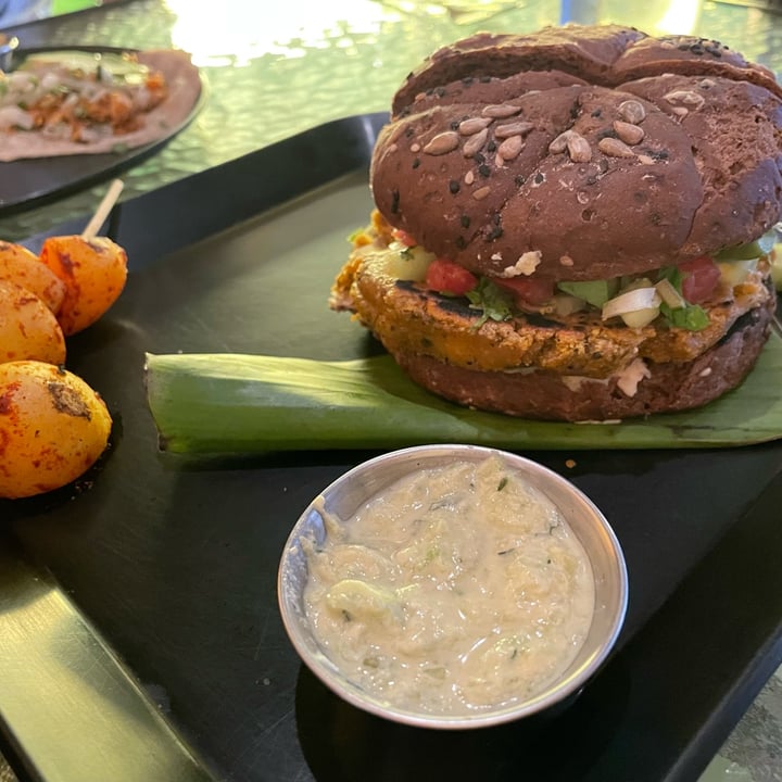 review photo of Taller Vegánico Hamburguesa arabe shared by @elenix on 08 Apr 2022 - review