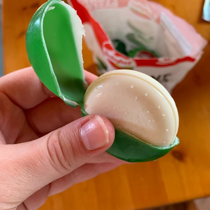 photo of Babybel Plant-Based Plant-Based (Végetal) Cheese shared by @friendlyvegan on  28 Nov 2022 - review