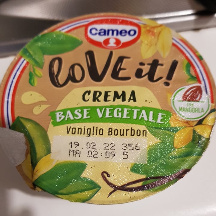 photo of Cameo Love It! crema vaniglia bourbon  shared by @giulipimpiveg on  20 Jan 2022 - review