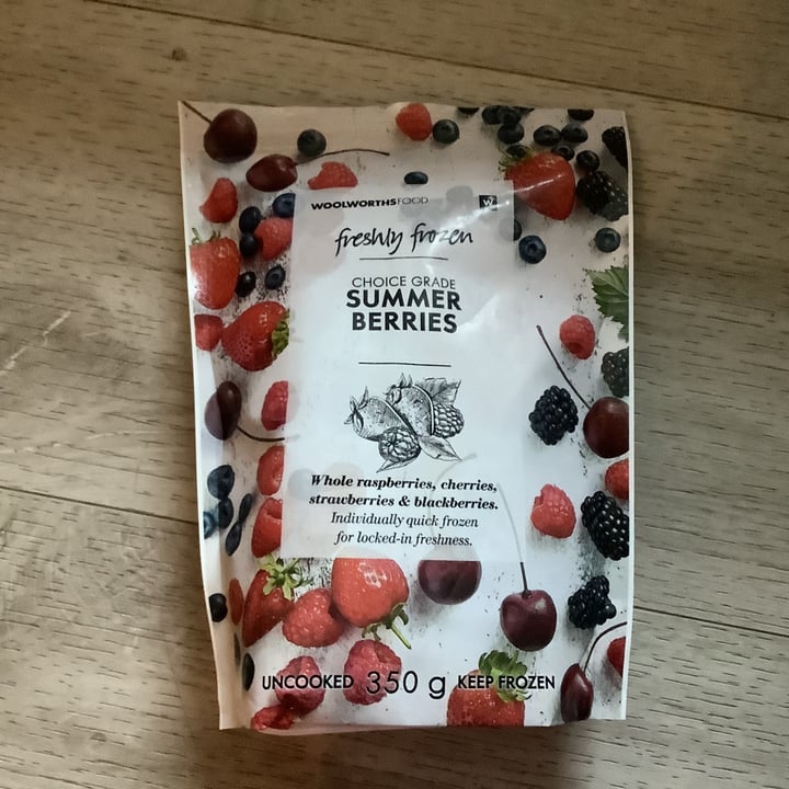 photo of Woolworths Food Berry Medley Frozen shared by @rubywatson on  18 Aug 2021 - review