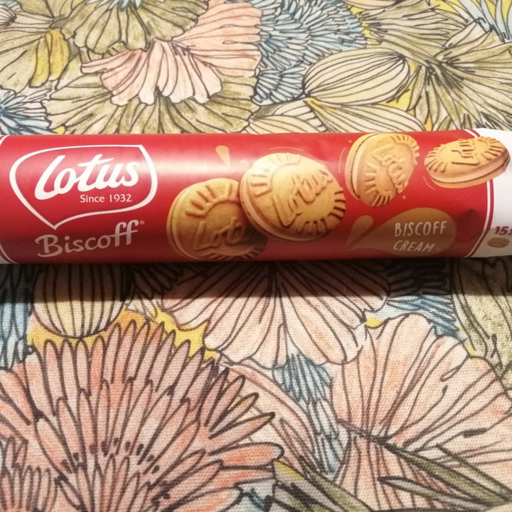 photo of Lotus Biscoff Biscoff Cream Sandwich Cookies shared by @terraviola on  06 Feb 2022 - review