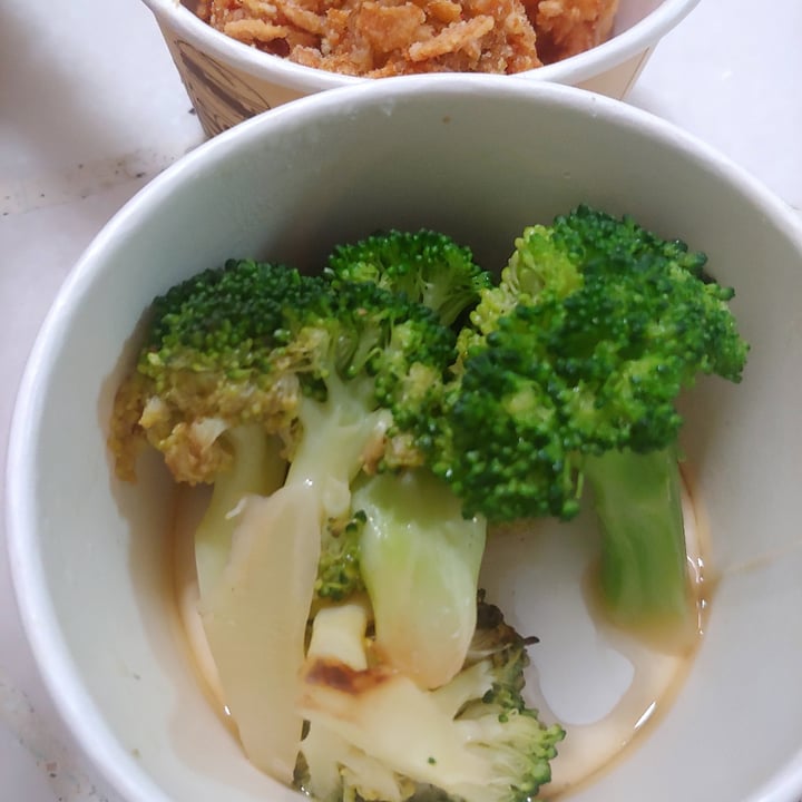 photo of VeganBurg Singapore Sizzlin' Broccoli shared by @veganvedika on  28 Jun 2020 - review