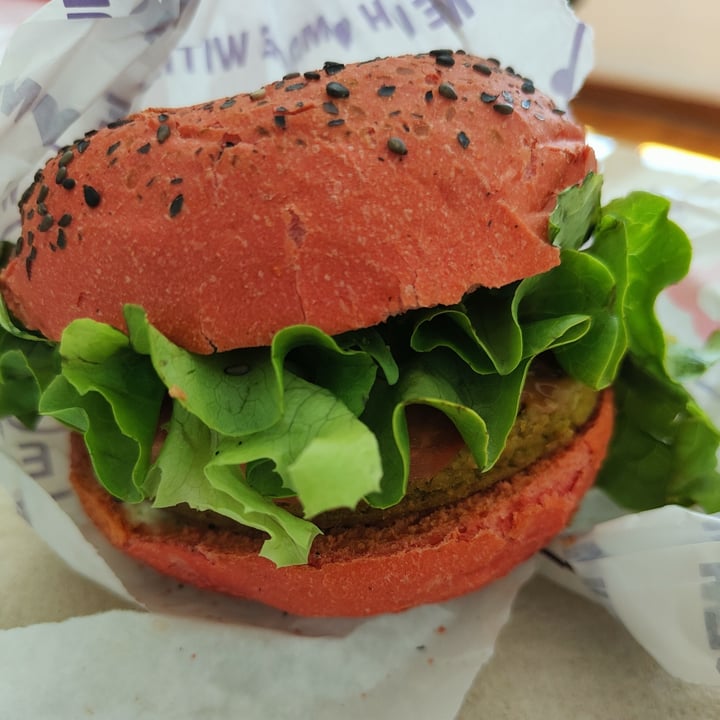 photo of Flower Burger Coccinella burger shared by @valemau on  28 Jun 2022 - review