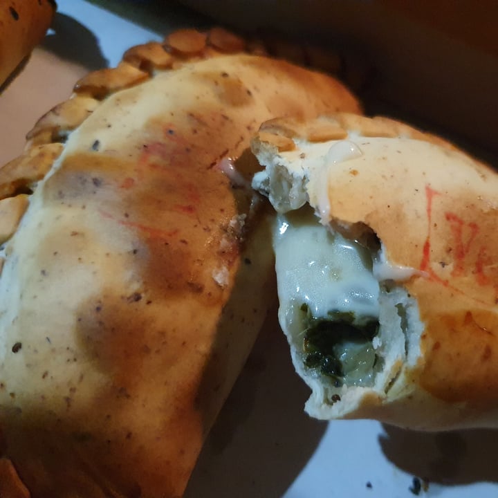 photo of Olivia Empanadas & Pizza (Take away) - Gonnet Empanada De Verduras shared by @pauli-arce on  23 Jul 2020 - review