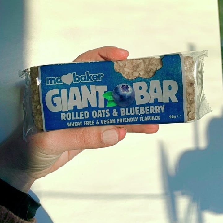photo of Ma baker Giant Bar Rolled Oats and Blueberry shared by @cppccl on  27 Feb 2022 - review