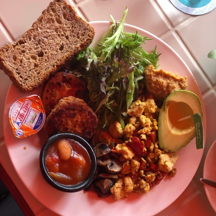 photo of Privé Robertson Quay Plant Power Breakfast shared by @alyrauff on  13 Dec 2020 - review