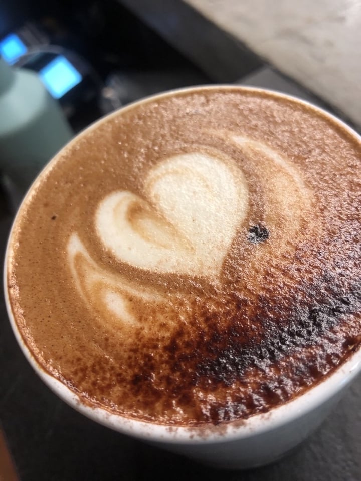 photo of Common Man Coffee Roasters Latte With Oat Milk shared by @azrarauff on  14 Apr 2020 - review