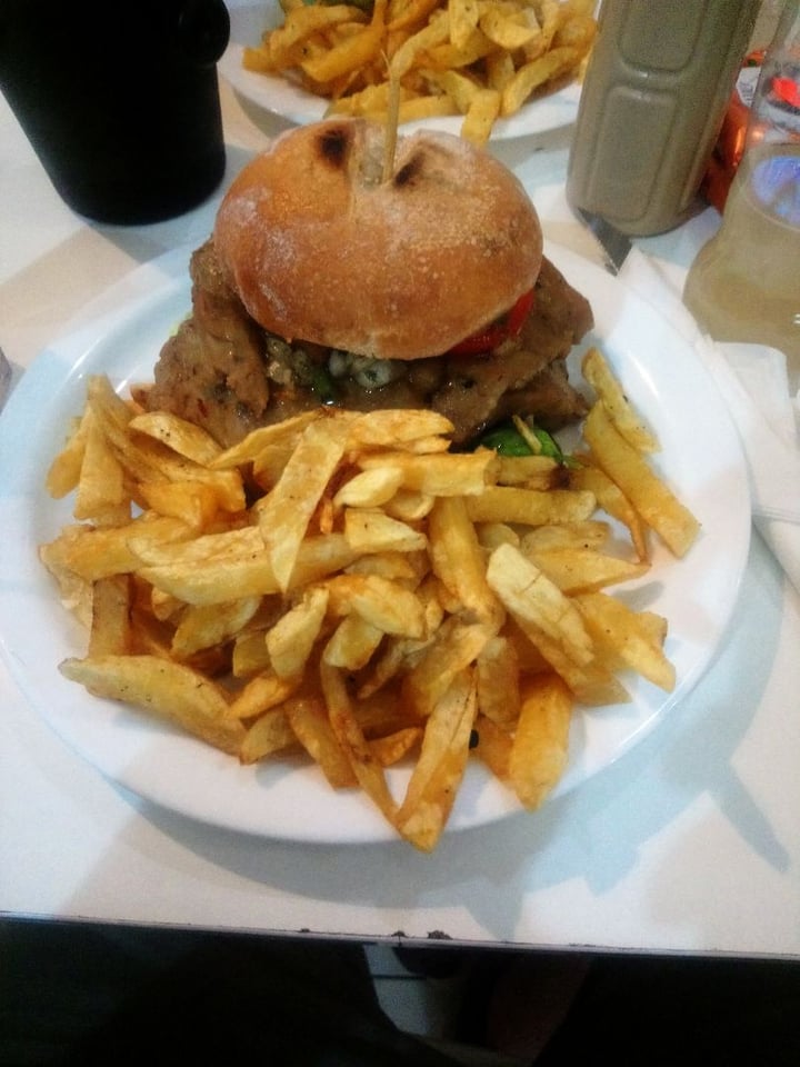 photo of Loving Hut Microcentro Bondiola Lover Completa shared by @yesiarias0812 on  11 Nov 2019 - review