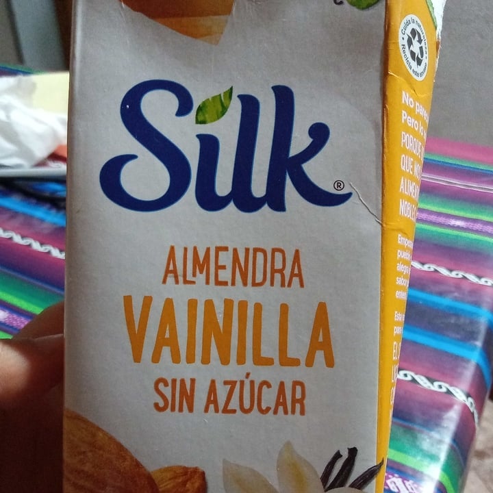 photo of Silk Alimento Líquido De Almendra Sabor Vainilla Sin Azúcar shared by @ncpenaloza on  06 May 2022 - review