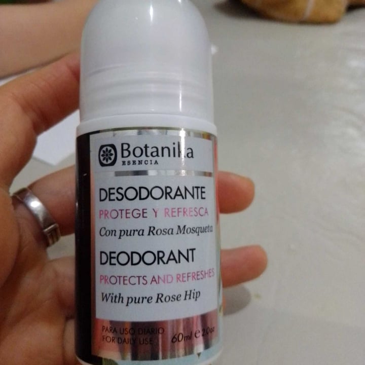 photo of Botanika Esencia Botanika Esencia Desodorante Con Pura Rosa Mosqueta shared by @luibalmaceda7 on  29 Sep 2019 - review