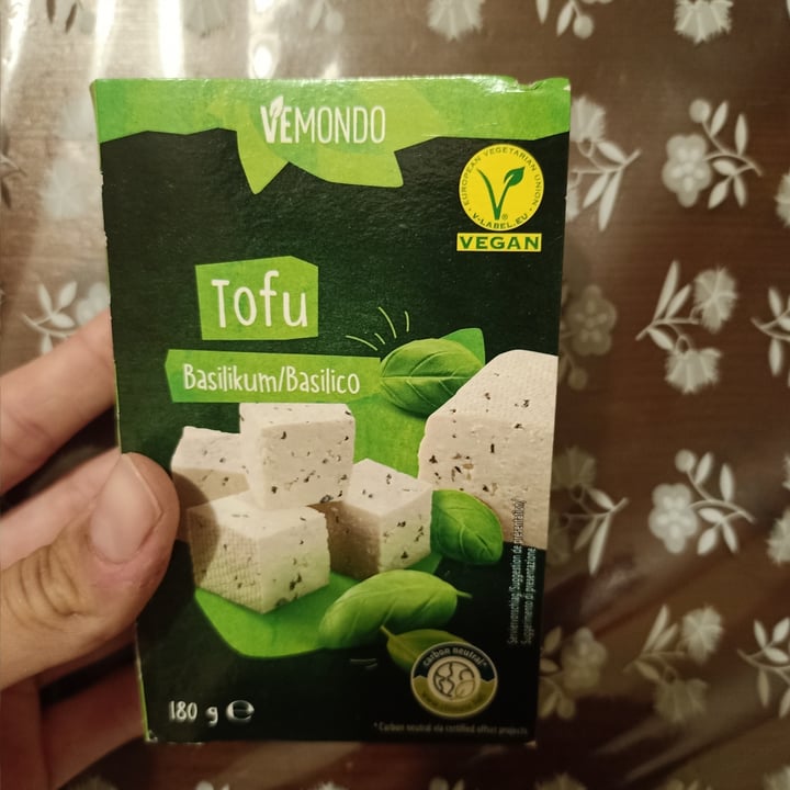 photo of Vemondo  tofu basilico shared by @aleioria23 on  18 Aug 2022 - review