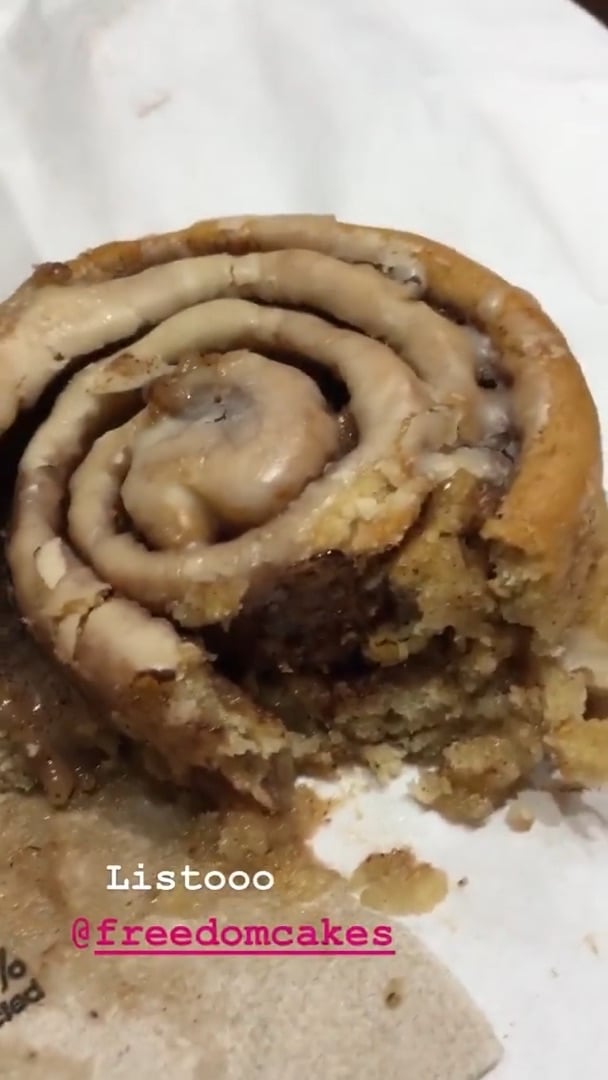 review photo of Freedom Cakes Cinnamon Roll shared by @solacuna on 01 Apr 2020 - review