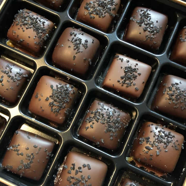 photo of Purdy's Chocolatier Vegan Hawaiian Black Salt Caramels shared by @madbatata on  06 Apr 2022 - review