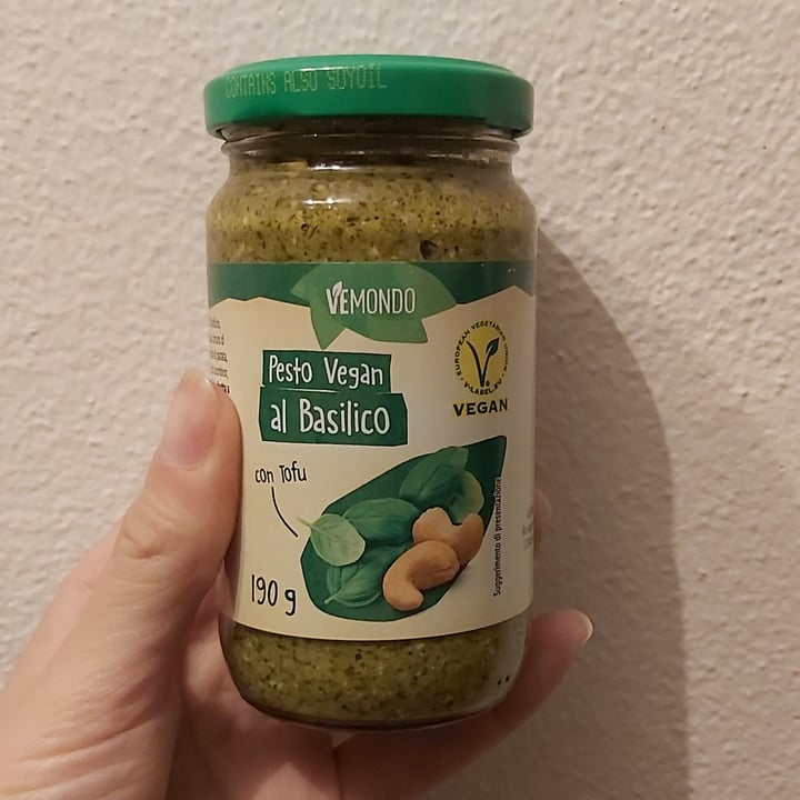 photo of Vemondo  Pesto Vegan al Basilico shared by @sellew on  23 Oct 2022 - review