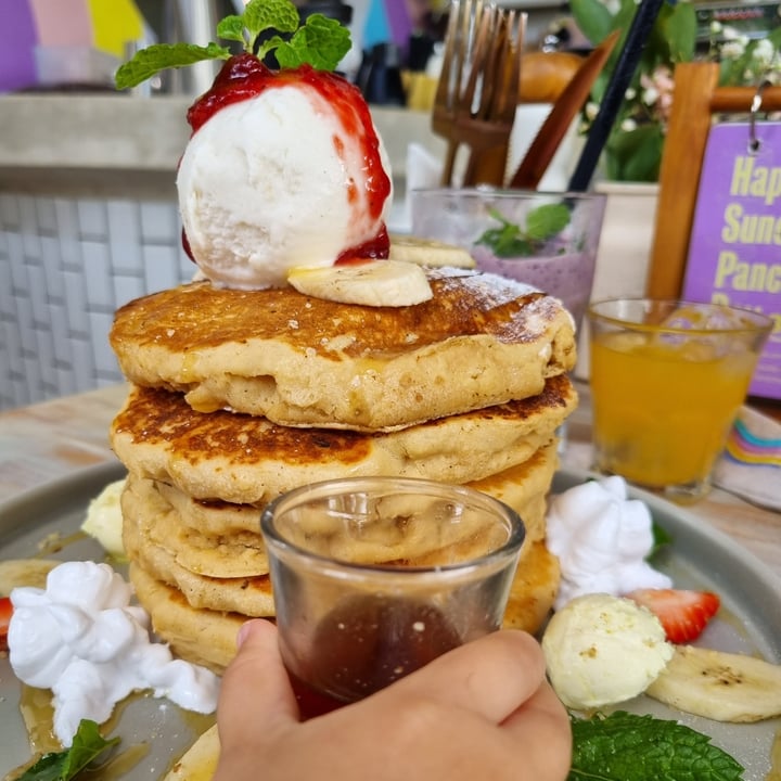 review photo of I Am Vegan Babe Cafe Pancakes shared by @littleneil on 25 Nov 2022 - review