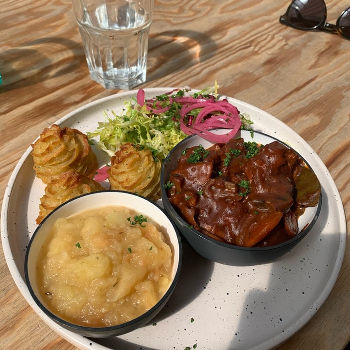 review photo of knol&kool seitan steak shared by @vsepe on 28 Oct 2022 - review