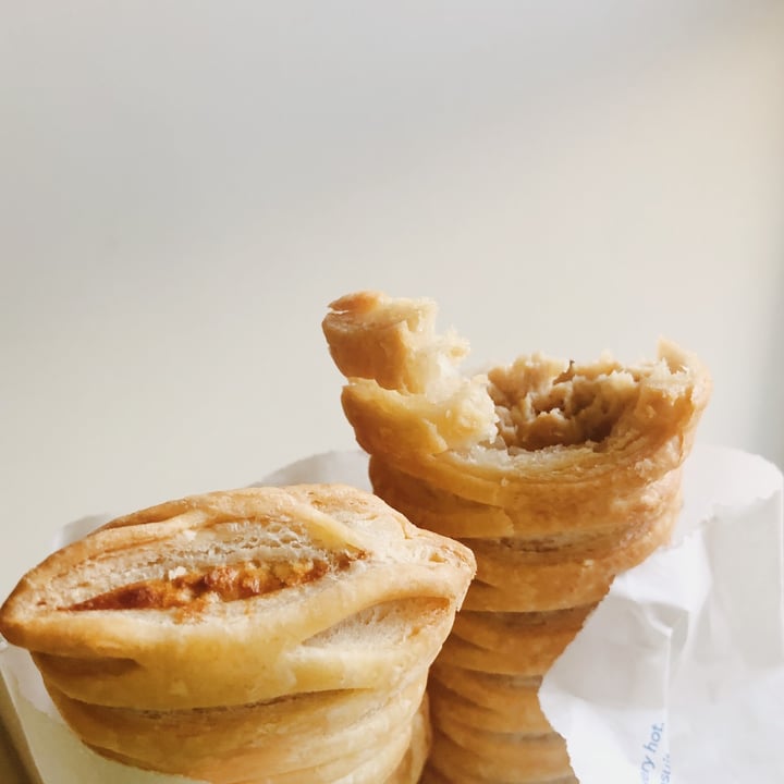 photo of Greggs Vegan Sausage Roll shared by @chantellerebeccad on  24 May 2021 - review