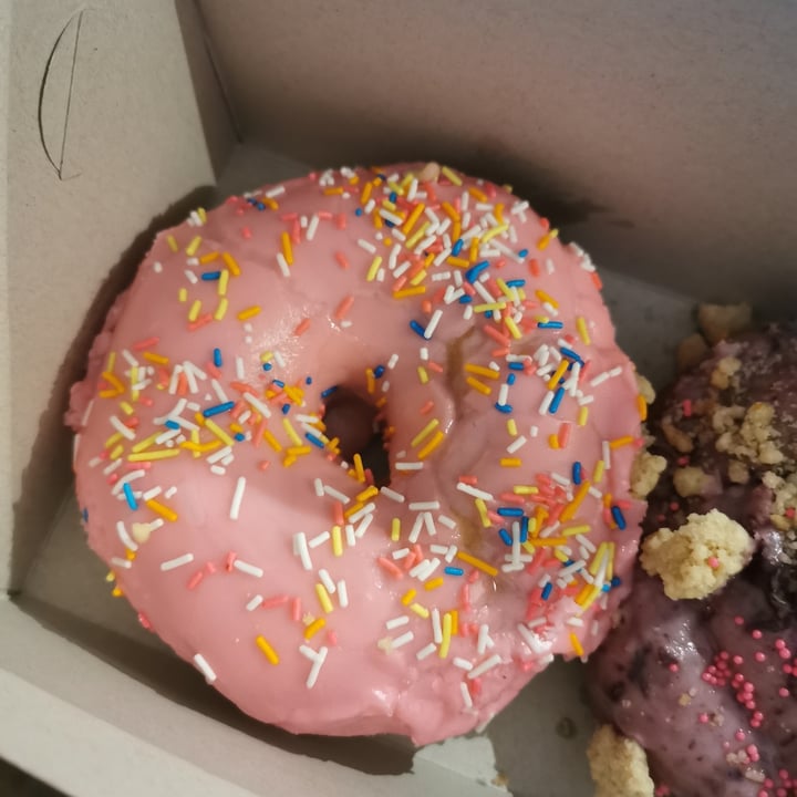 photo of Grumpy & Runt | Little Deli & Donuts Homer Doughnut shared by @carmz on  28 May 2022 - review