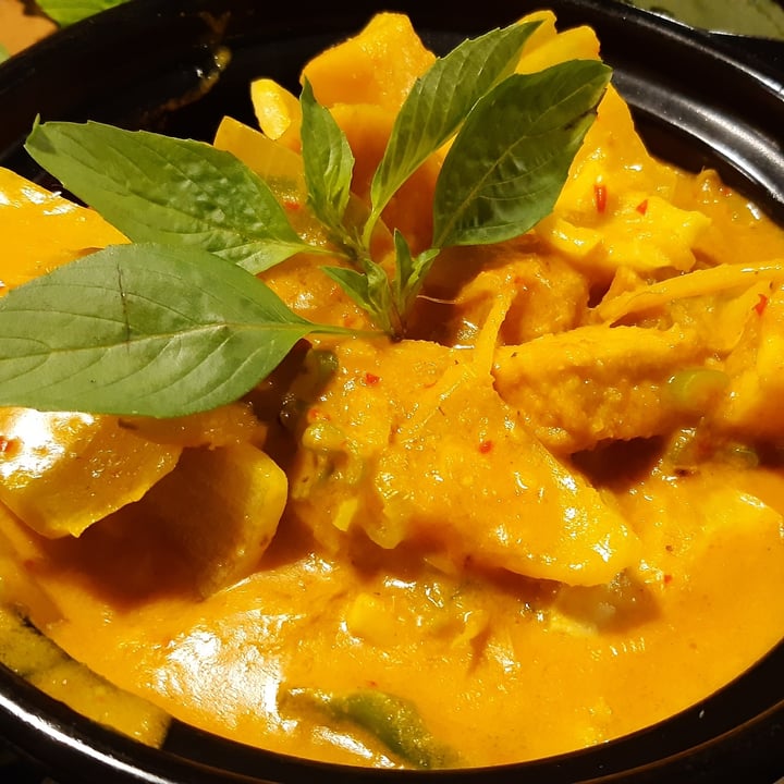 photo of Pi Vegetarian Saigon Coconut Curry shared by @floriance on  17 Aug 2020 - review