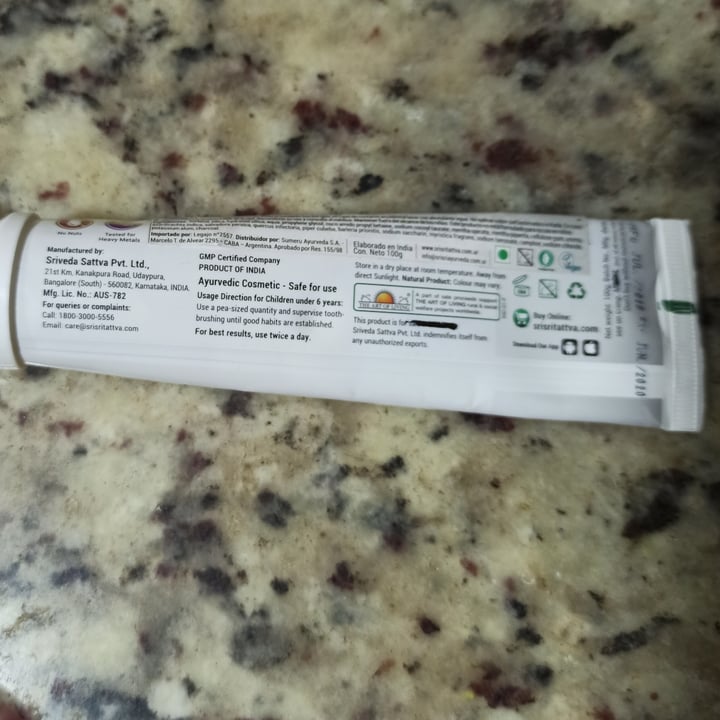 review photo of SriSri Tattva Pasta Dental Ayurvédica Sudanta en Gel shared by @nachuquiroz on 26 May 2020 - review
