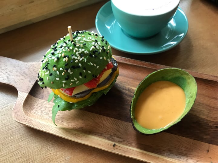 photo of The Good Co. Cafe Avocado burger shared by @jovin on  25 Aug 2019 - review