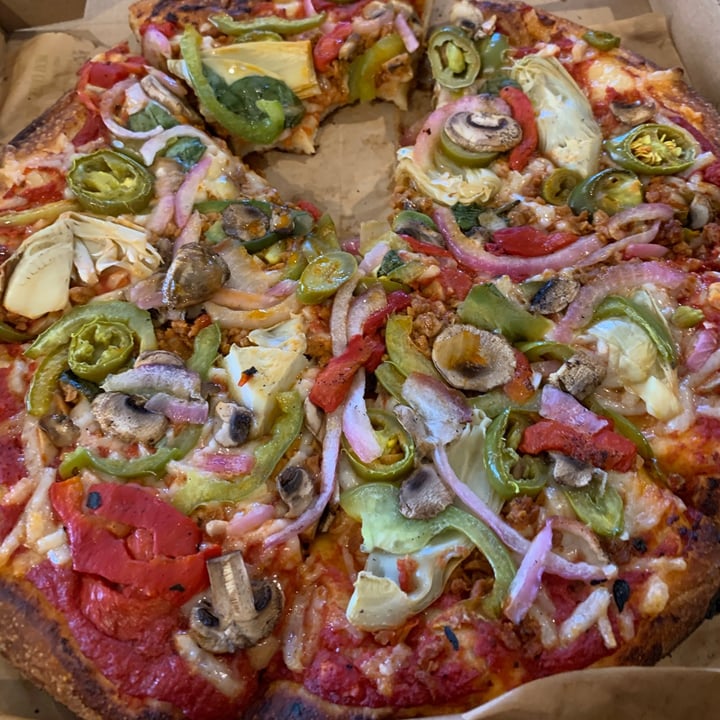 photo of Blaze Pizza Vegan pizza shared by @gabywoofwoof on  28 Aug 2021 - review