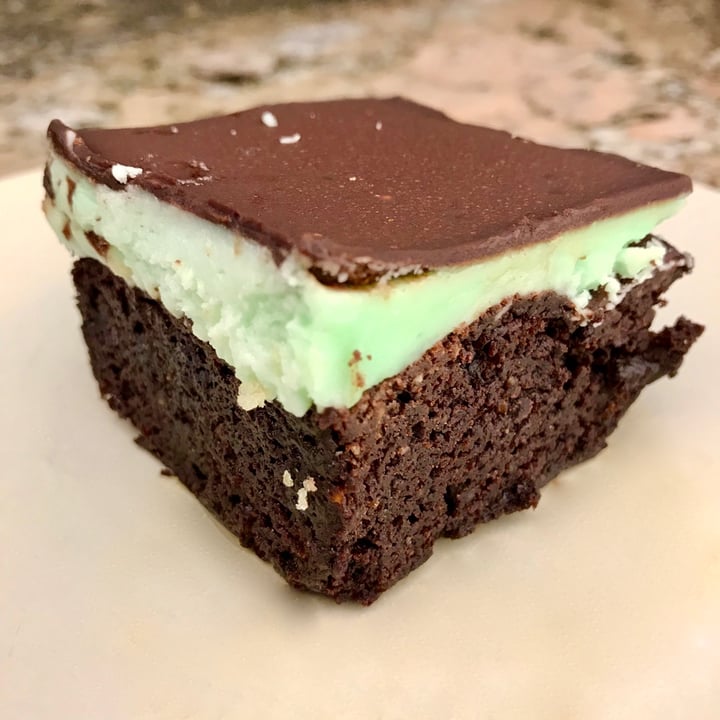 photo of Petunia's Pies & Pastries Thin mint brownie shared by @pdxveg on  24 Sep 2020 - review