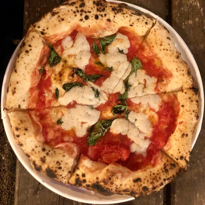 photo of Parco Romano Biodistretto Castelli Romani Pizza margherita shared by @violettaplantbased on  06 Jul 2022 - review