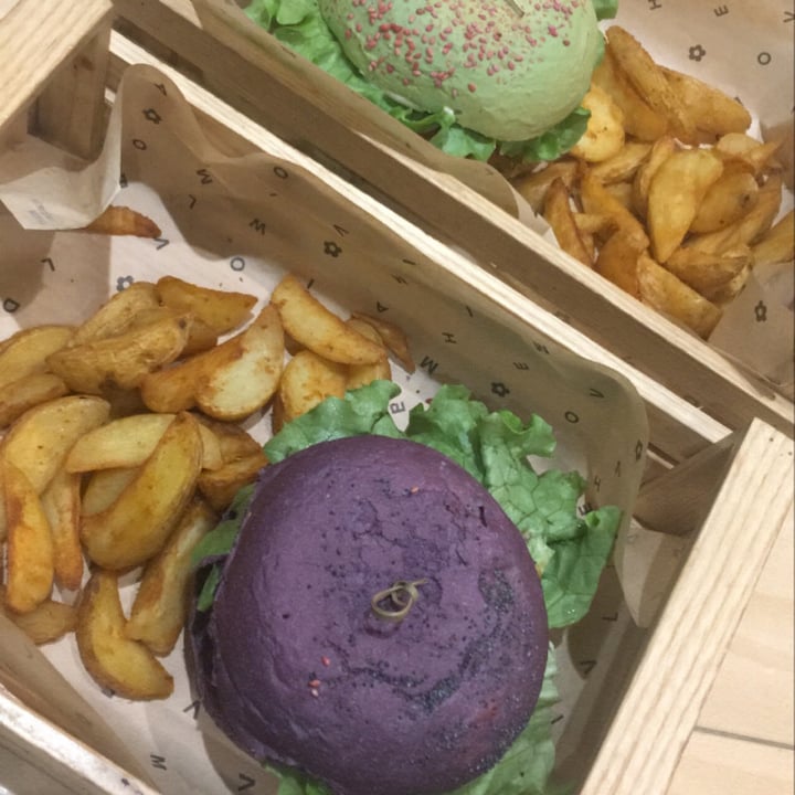 photo of Flower Burger Roma Flower burger shared by @lavililith91 on  11 Jan 2022 - review