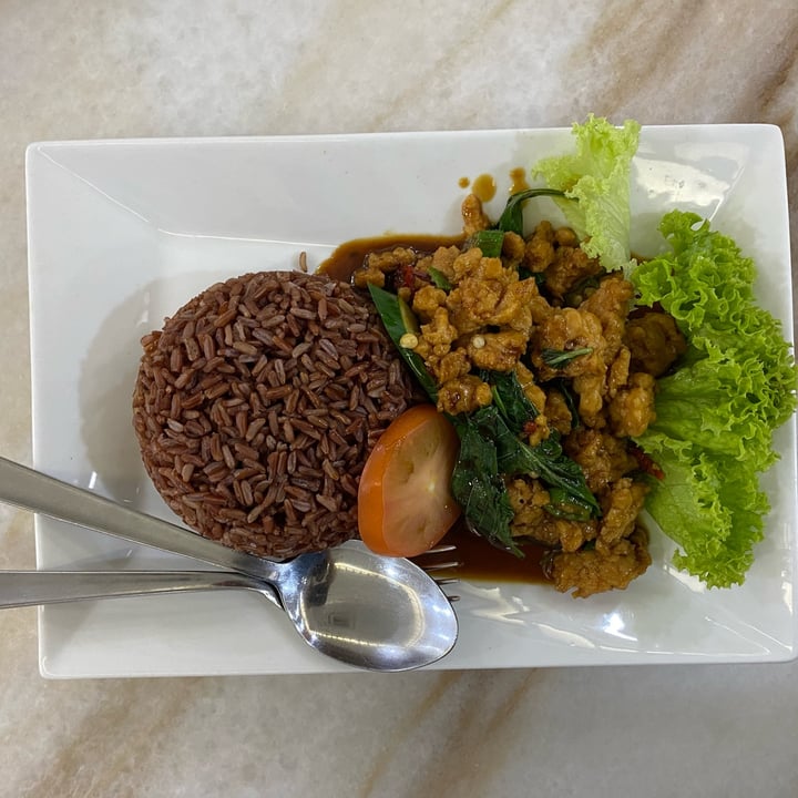 photo of Metta Cafe Thai Basil Phuture Meat with Rice shared by @sarvanireddy on  10 Jul 2022 - review